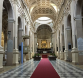 View of the central nave.