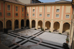Veduta del chiostro.
