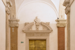 Nuova porta del Chiostro grande
