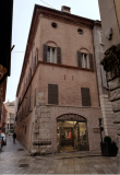 Facciata su via Emilia
